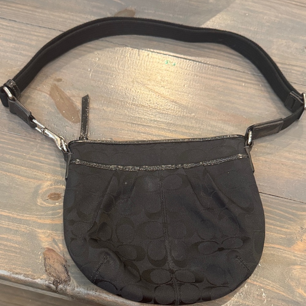 Preowned Authentic Coach Signature Black Women’s Crossbody Purse Bag